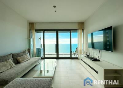 For sale! Luxury Beachfront condo in Wongamat Beach Pattaya