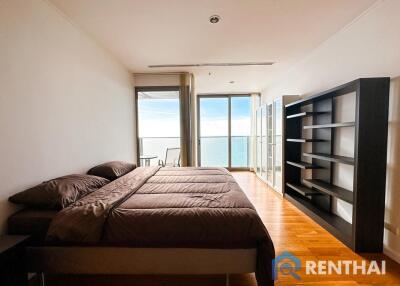 For sale! Luxury Beachfront condo in Wongamat Beach Pattaya