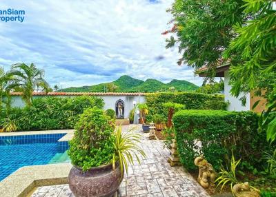 Cozy 4-Bedroom Pool Villa in Hua Hin at Soi102