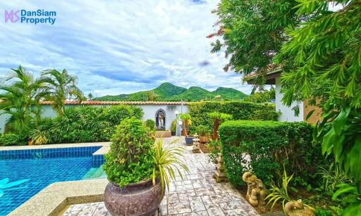 Cozy 4-Bedroom Pool Villa in Hua Hin at Soi102