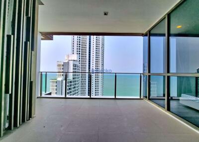 3 Bedrooms Condo in Baan Plai Haad Pattaya Wongamat C009849