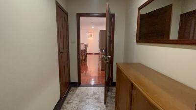 Large Apartment Sukhumvit 23