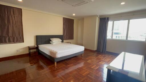 Large Apartment Sukhumvit 23