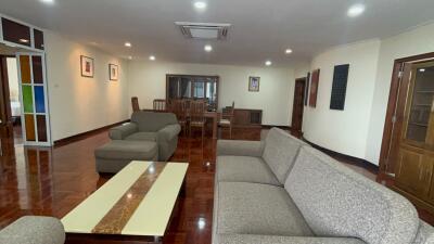 Large Apartment Sukhumvit 23