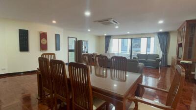 Large Apartment Sukhumvit 23