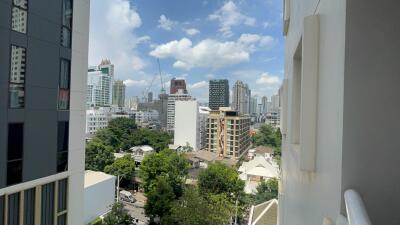 Large Apartment Sukhumvit 23