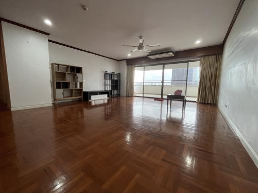 For RENT : Tower Park / 3 Bedroom / 3 Bathrooms / 277 sqm / 85000 THB [10957159]