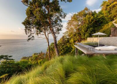 A Modern Oceanfront Villa Design In Kamala