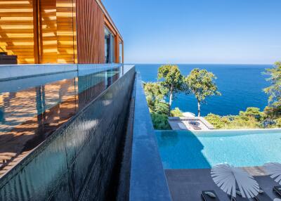 A Modern Oceanfront Villa Design In Kamala