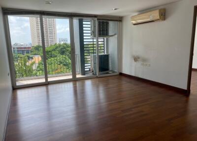 1-bedroom spacious condo for sale in Thonglor area