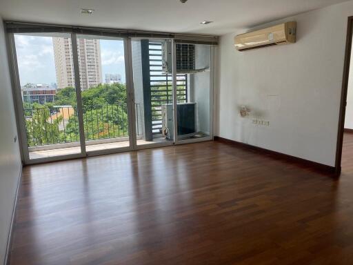 1-bedroom spacious condo for sale in Thonglor area