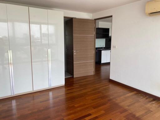 1-bedroom spacious condo for sale in Thonglor area