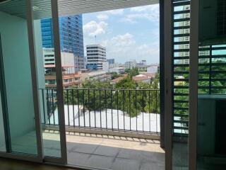 1-bedroom spacious condo for sale in Thonglor area