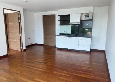 1-bedroom spacious condo for sale in Thonglor area