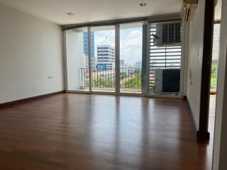 1-bedroom spacious condo for sale in Thonglor area