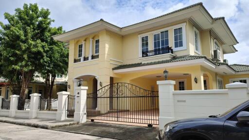 House for sale, Grand Monaco Village, Km.7, Kanchanaphisek Road, Dok Mai, Prawet, Bangkok.