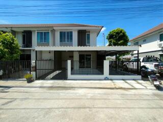 Townhome for sale, Pruksa Ville 66/2 Namdaeng-Thepharak, Bang Kaeo, Bang Phli, Samut Prakan.