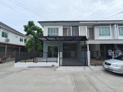 Townhome for sale, Pruksa Ville 38/1 King Kaew-Nam Daeng, Bang Phli Yai, Bang Phli, Samut Prakan.