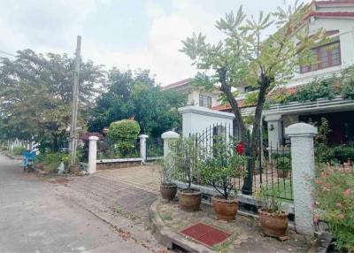 House for sale, Manthana Srinakarin, Bang Mueang, Mueang, Samut Prakan.