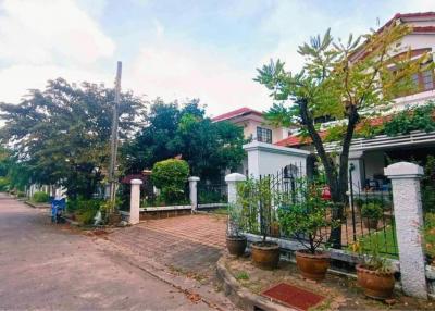 House for sale, Manthana Srinakarin, Bang Mueang, Mueang, Samut Prakan.