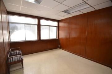 Commercial building for sale, 4.5 floors, Surawong Road, Suriya Wong, Bang Rak, Bangkok.