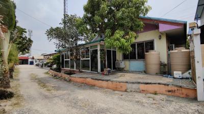 Land for sale 1 rai 359 square wa. Soi Bueng Kham Phroi, Bueng Kham Phroi, Lam Luk Ka, Pathum Thani.