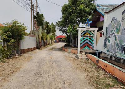 Land for sale 1 rai 359 square wa. Soi Bueng Kham Phroi, Bueng Kham Phroi, Lam Luk Ka, Pathum Thani.