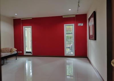 Office + House for sale , Soi Punnawithi 34, Sukhumvit 101 Road, Bang Chak , Phra Khanong , Bangkok.