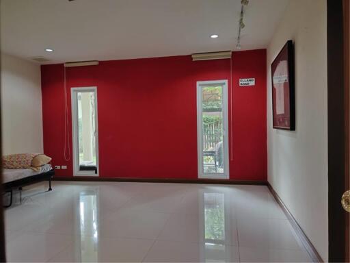 Office + House for sale , Soi Punnawithi 34, Sukhumvit 101 Road, Bang Chak , Phra Khanong , Bangkok.