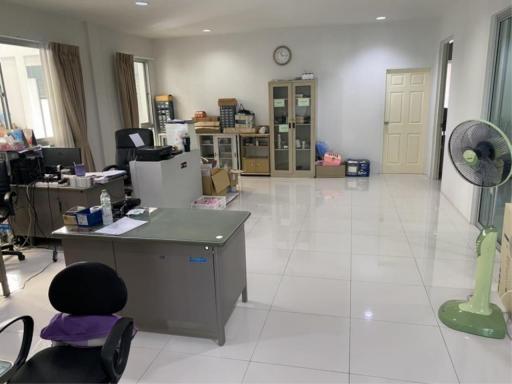 Office/warehouse for sale, 776 sq wa, Soi Thap Yao 3, Khum Thong, Lat Krabang, Bangkok.