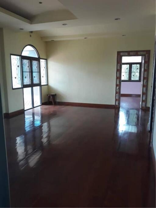 House for sale with land 367 sq m. Soi Ramintra 38 Intersection 7, Nuanchan , Bueng Kum , Bangkok.