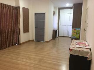 House for sale, Le Neo Village, Wongwaen-Srinakarin, Bang Mueang , Mueang , Samut Prakan.