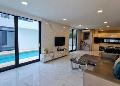 4 Bed Luxury Pool Villa for Sale Jomtien Pattaya