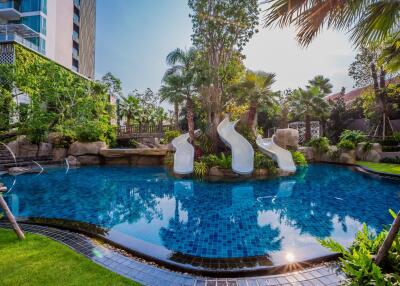 Refreshing Riviera Wongamat Condo for Sale