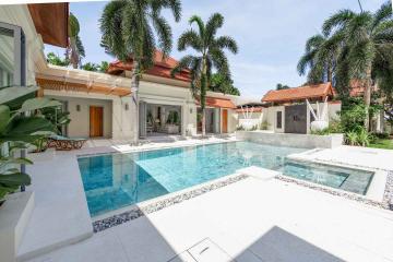 5 Bedroom Recently Renovated Luxury Villa in Sai Taan, Phuket