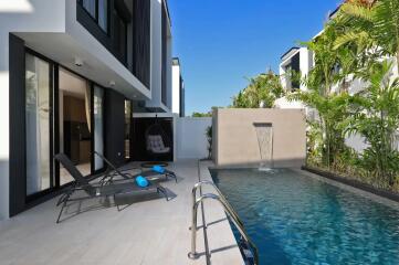 3 Bedroom Townhome with Pool in Laguna Park for Sale by a Private Owner