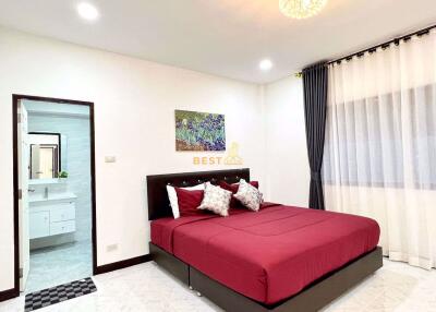 3 Bedrooms Villa / Single House in Pattaya Land and House East Pattaya H011135