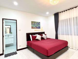 3 Bedrooms Villa / Single House in Pattaya Land and House East Pattaya H011135