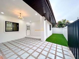 3 Bedrooms Villa / Single House in Pattaya Land and House East Pattaya H011135