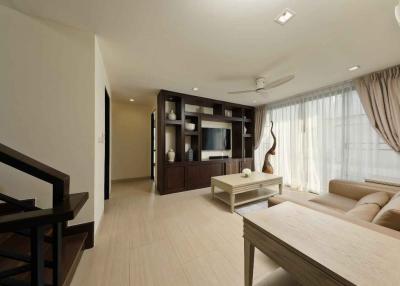 Recently Renovated Exclusive 5 Bedroom Villa in Laguna