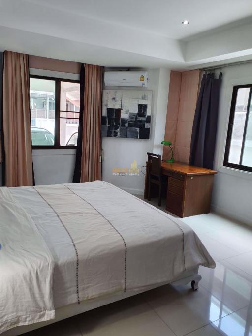 4 Bedrooms Villa / Single House in Siam Place East Pattaya H009992