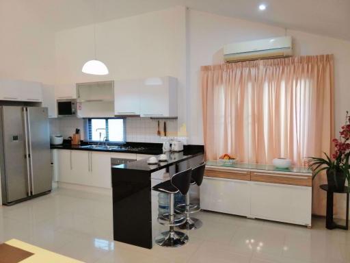 4 Bedrooms Villa / Single House in Siam Place East Pattaya H009992