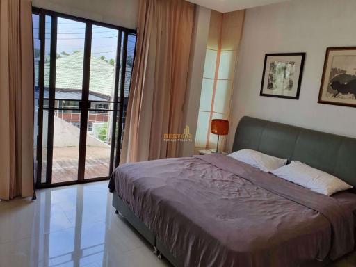 4 Bedrooms Villa / Single House in Siam Place East Pattaya H009992