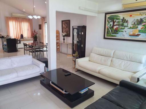 4 Bedrooms Villa / Single House in Siam Place East Pattaya H009992