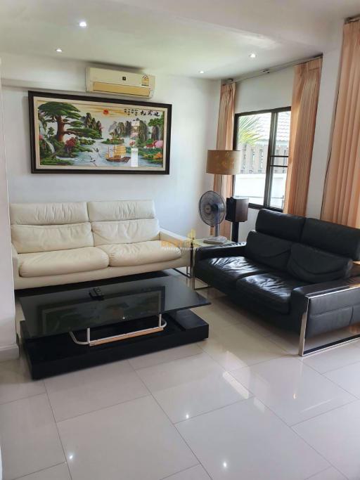 4 Bedrooms Villa / Single House in Siam Place East Pattaya H009992