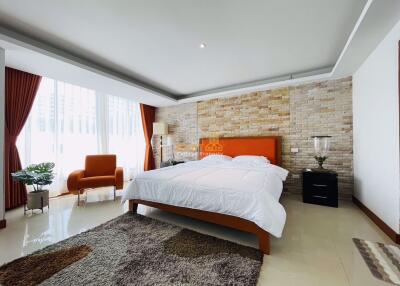 3 Bedrooms Townhouse in Grand Condotel Jomtien H011133