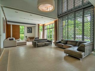 5 Bedroom Private Villa for Sale in Angsana Residences Phuket