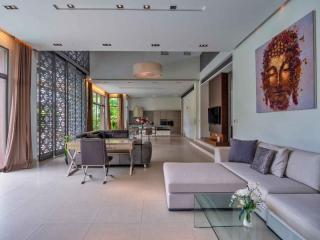 5 Bedroom Private Villa for Sale in Angsana Residences Phuket