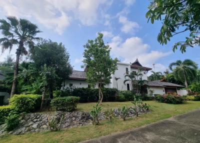 5 Bedroom Stand Alone Villa for Sale in Rawai