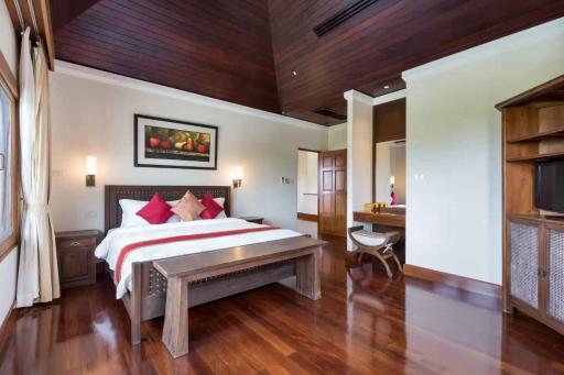 6 Bedroom Mountain View Villa for Sale in Lakewood Hills, Phuket